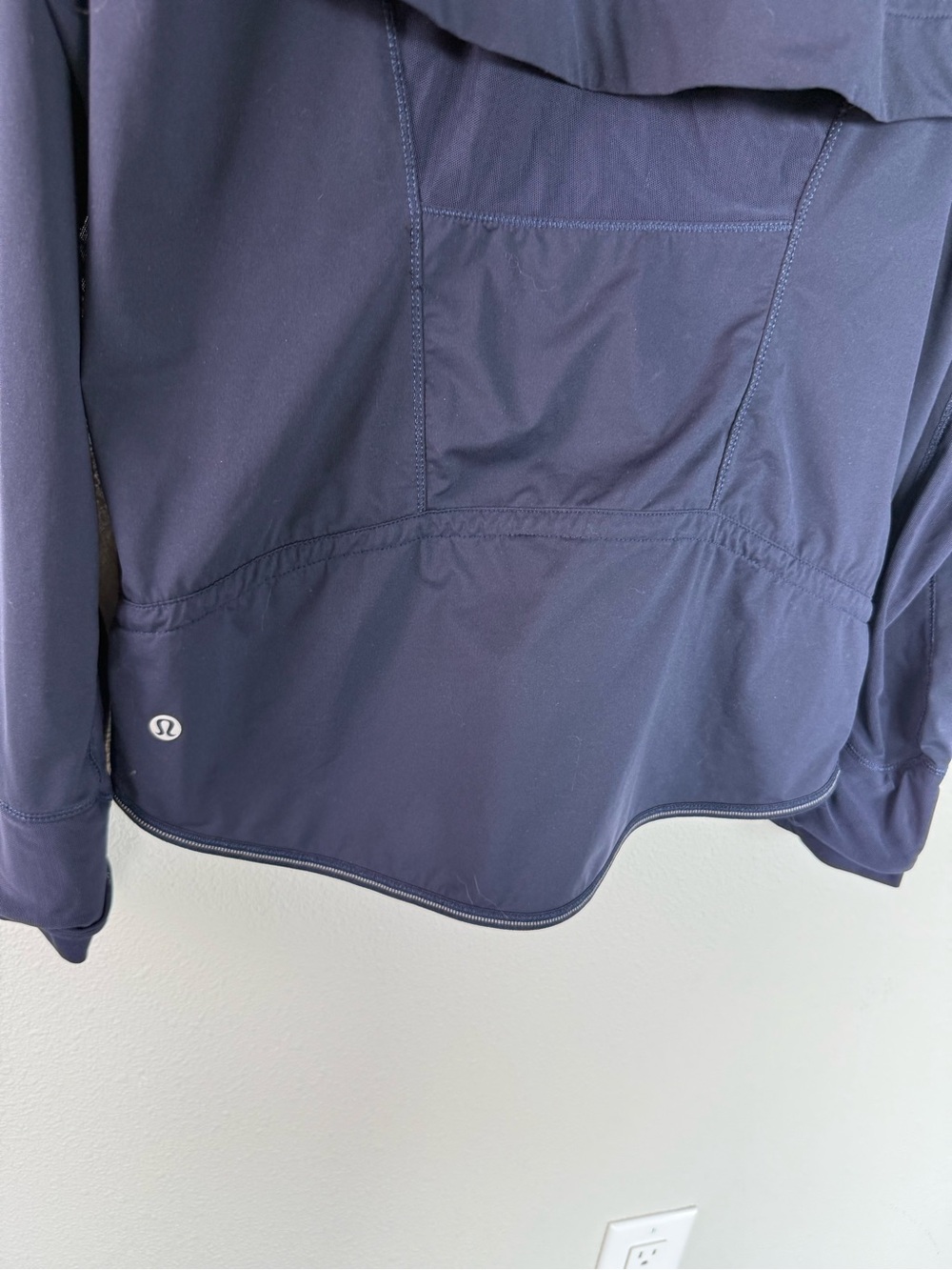 Lululemon Kicking Asphalt Jacket Midnight Navy Blue Running Casual Women’s 6 - Picture 14 of 16